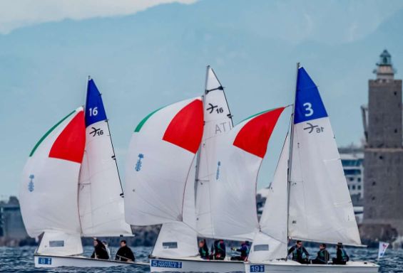Impara ad andare a vela con la Marina Militare